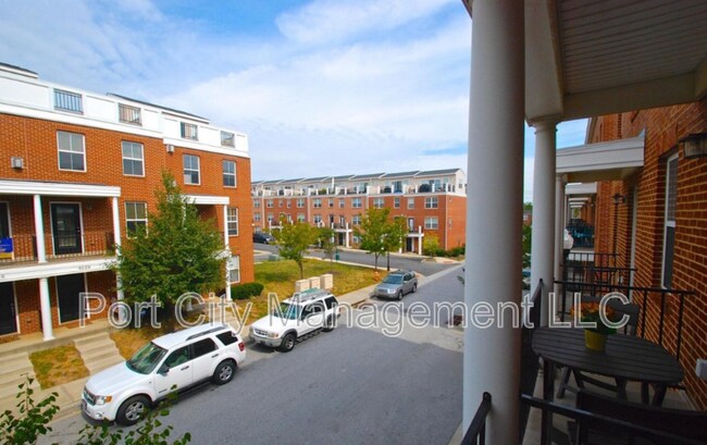 Building Photo - 4625 Dillon St