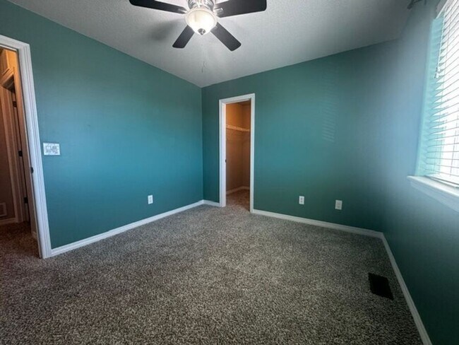 Building Photo - 5338 Kingscote Dr