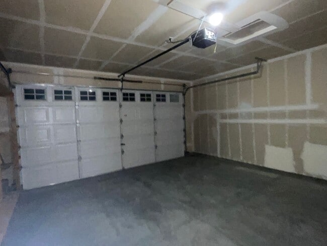 Building Photo - Adorable 3 bedroom with great location!