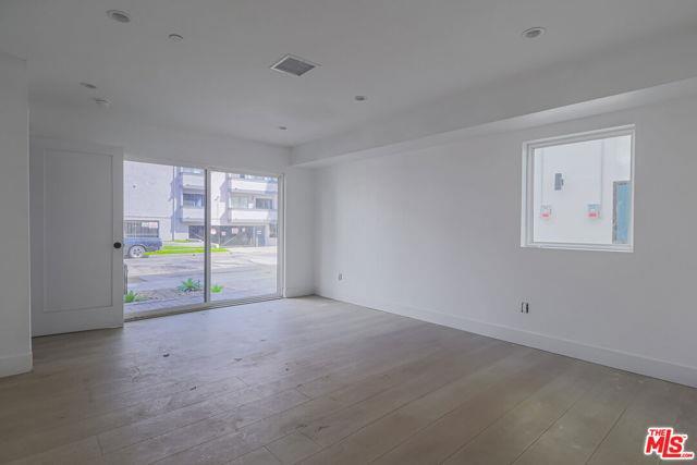 Building Photo - 11816 Gilmore St