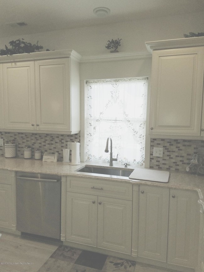 Building Photo - 12 Cindy Ct