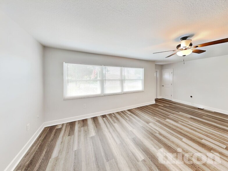 Building Photo - 6325 Mosby Pl