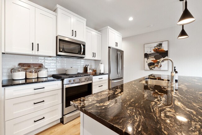 Building Photo - 1870 Woodland Way