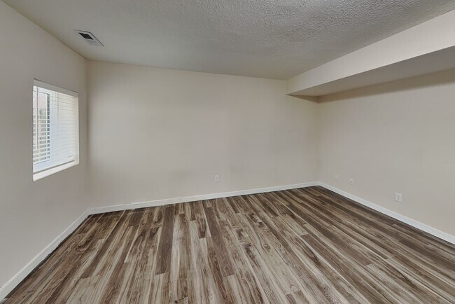 Building Photo - 218 Stanton Ave