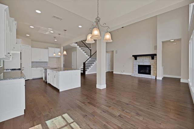 Building Photo - 2600 Fairhill Ln