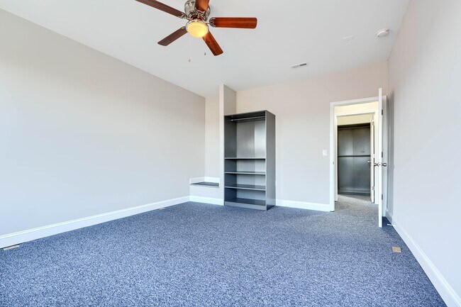 Building Photo - Homewood