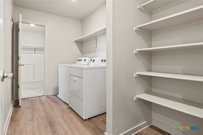 Building Photo - 530 Wilshire Rd