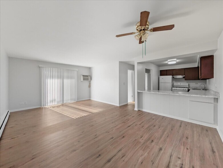 Building Photo - 122 W Washington St