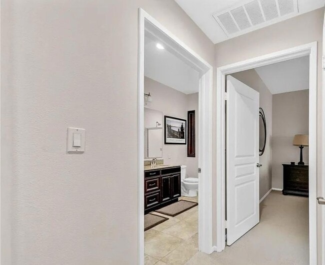 Building Photo - MOVE-IN-SPECIA-VERY-QUIET-AREA-SPACIOUS-UNIT-WITH-WASHER/DRYER