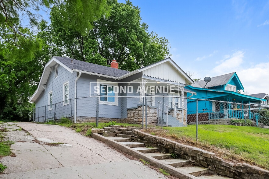 Building Photo - 5033 Euclid Ave