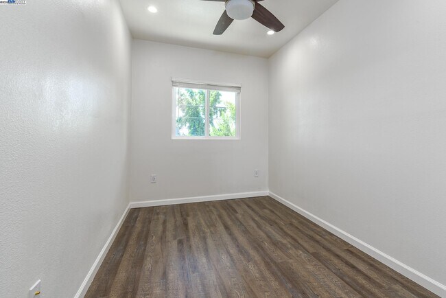 Building Photo - 16318 Maubert Ave