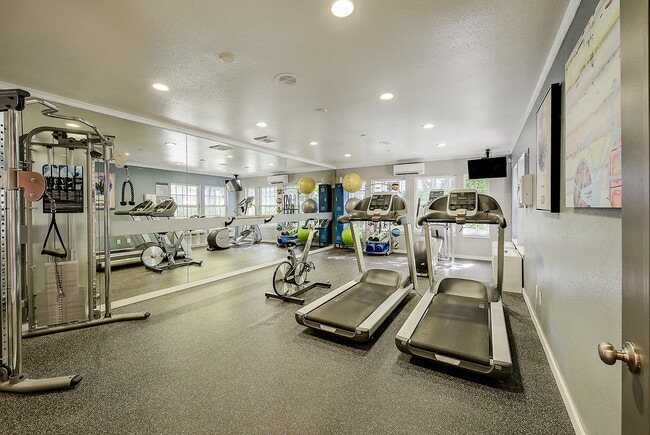 Building Photo - Evergreen Heights