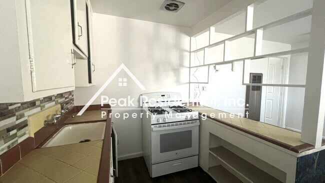 Building Photo - Ethan2437