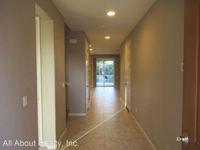 Building Photo - 5 br, 3 bath House - 1634 Arroyo Sierra Way