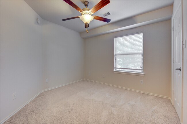 Building Photo - 6442 Haywards Crossing S Cir