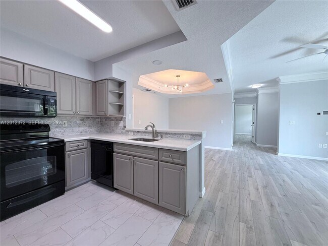 Building Photo - 2042 Alta Meadows Ln