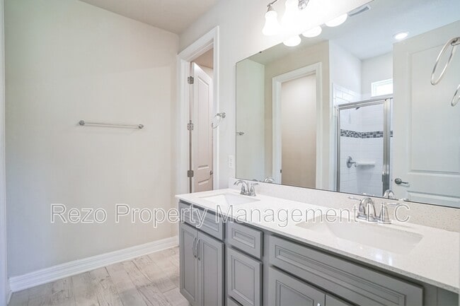 Building Photo - 2132 Live Oak Lake Rd