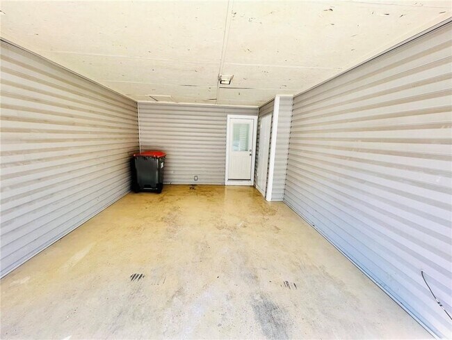 Building Photo - 14798 Dutchmans Dr