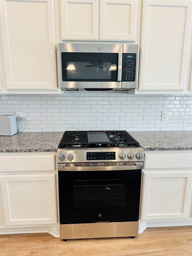 Building Photo - 13018 Laura Lake Dr