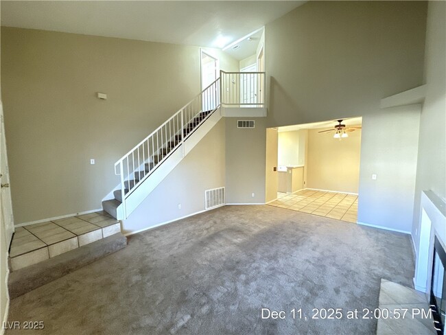 Building Photo - 2607 Country Maple Ave