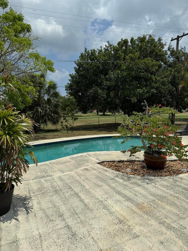Building Photo - 3230 Pebble Beach Dr