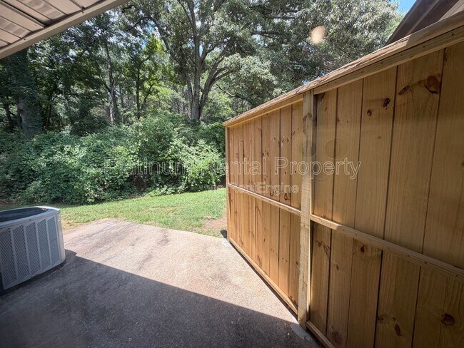 Building Photo - 1512 Waverly Way