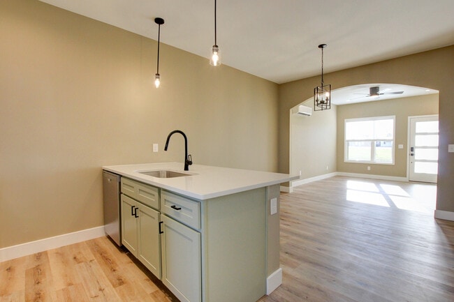 Building Photo - 102 Rosenwald St