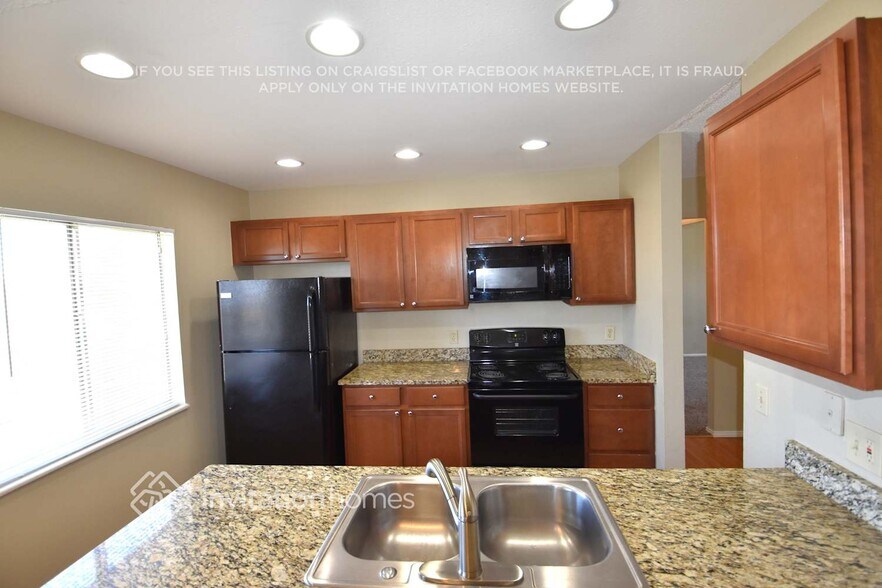 Building Photo - 17659 E Utah Pl