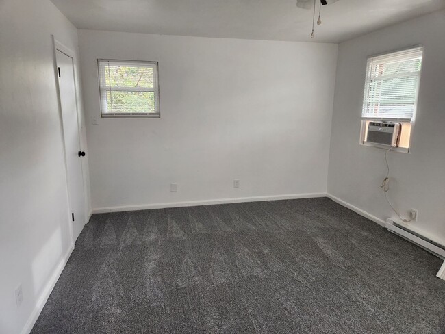 Building Photo - FOR RENT - PORTSMOUTH