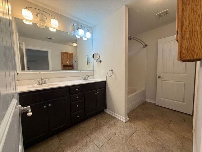 Building Photo - Milton - Tidal Bay - 4 bedroom, 2 bathroom