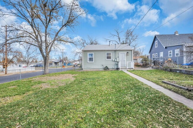 Building Photo - 665 Osceola St