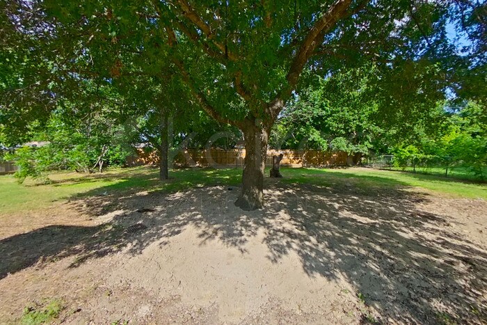 Building Photo - 168 Creekview Dr E