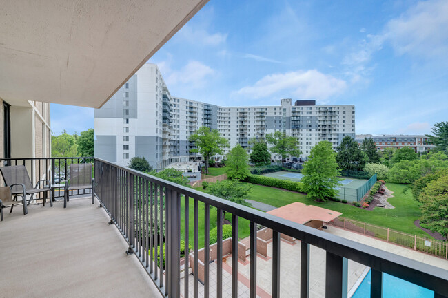 Building Photo - 6800 Fleetwood Rd