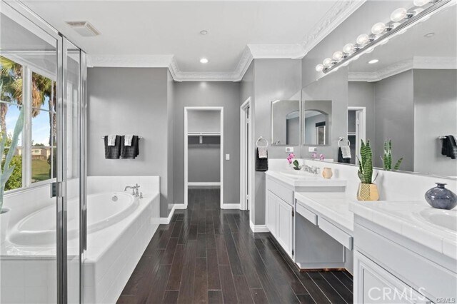 Building Photo - 6031 Medinah St