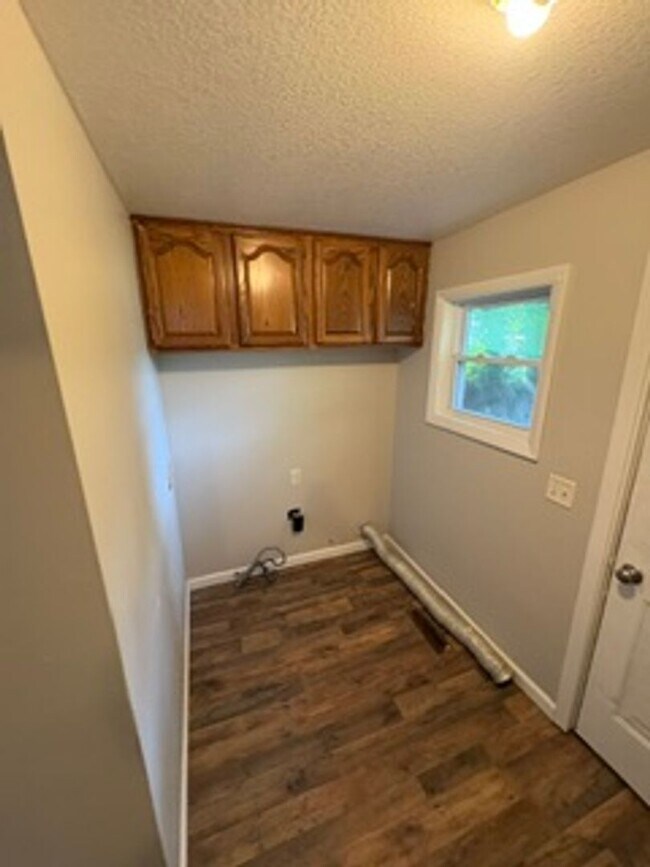 Building Photo - 4 bedroom single family home in Peoria for Rent