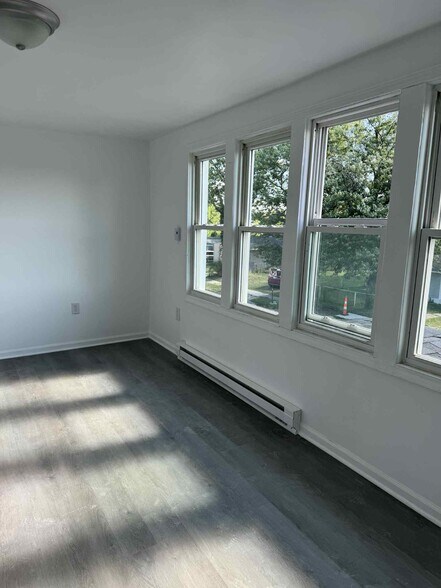 Building Photo - 4656 8th St