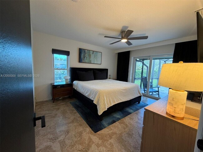 Building Photo - 5704 SW 116th Ave