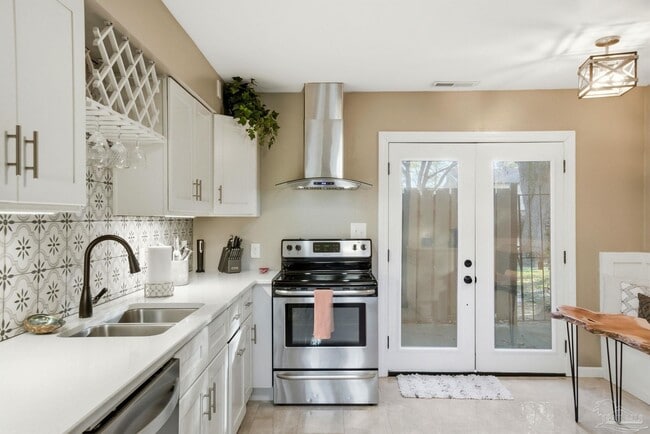 Building Photo - 4822 Huron Dr