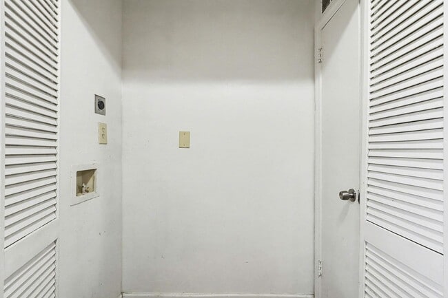 Building Photo - $1,495/month | 3 Bed | 2 Bath | Single-Level Ranch