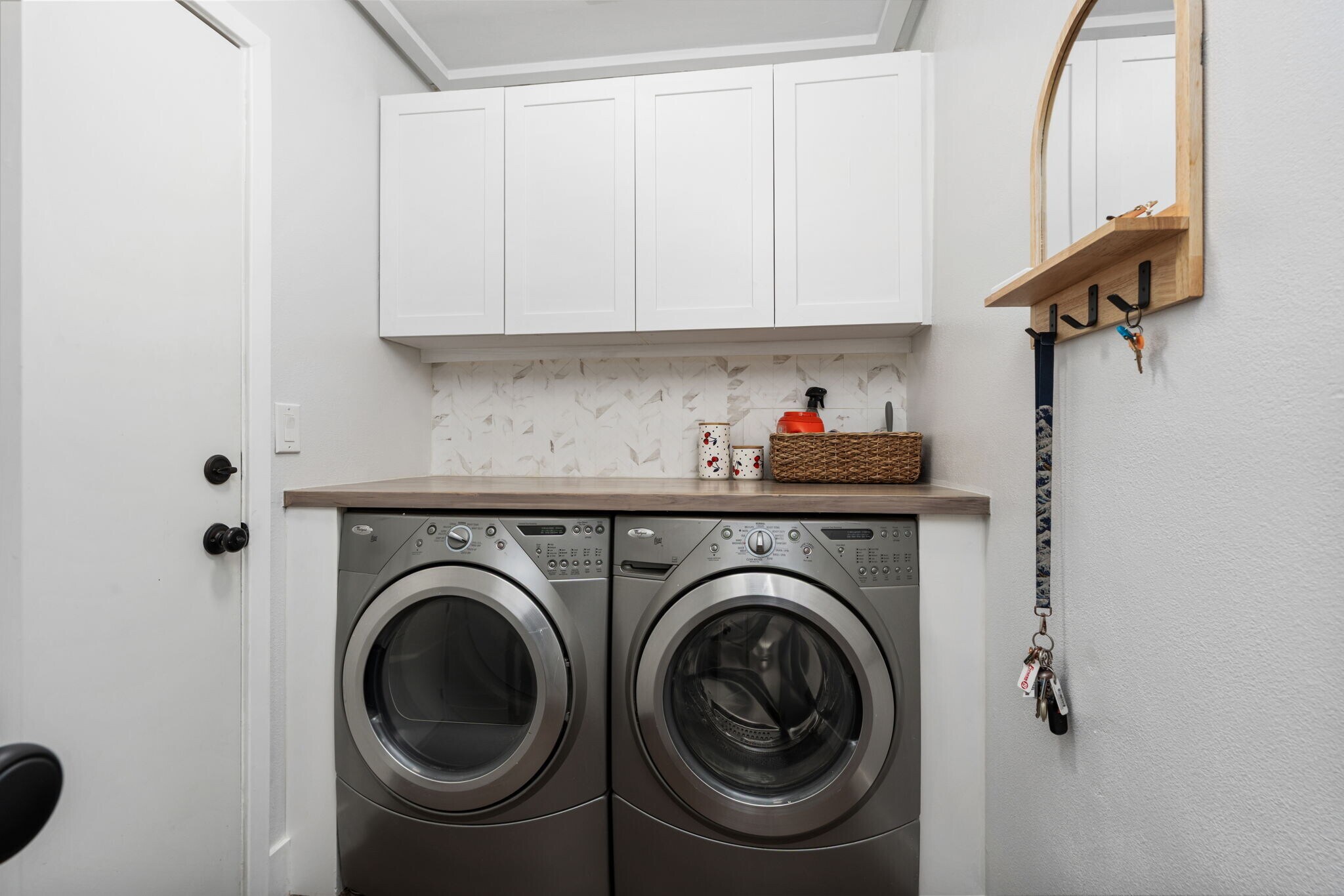 Building Photo - 9178 N Woodlawn Dr