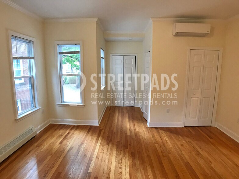 Building Photo - 1 Langdon Sq