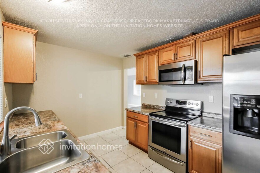 Building Photo - 291 NW 42nd Ave