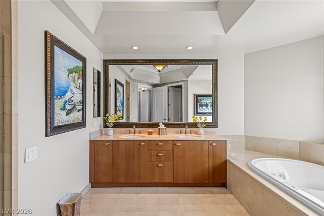 Building Photo - 2777 Paradise Rd