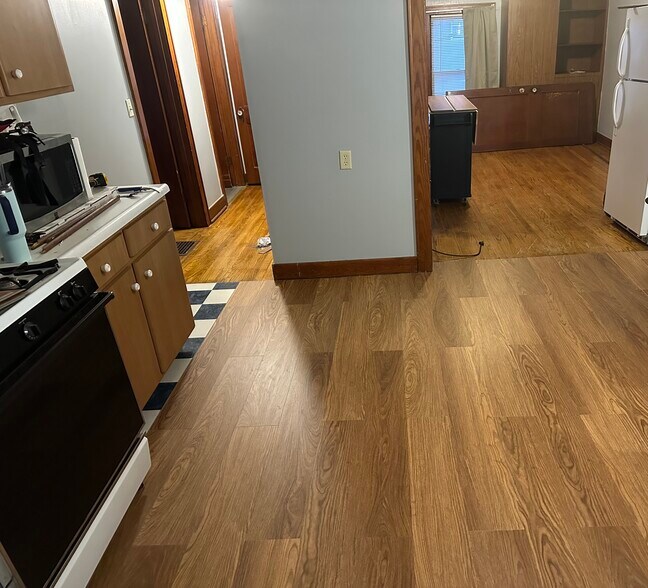 Building Photo - 537 Clinton Ave