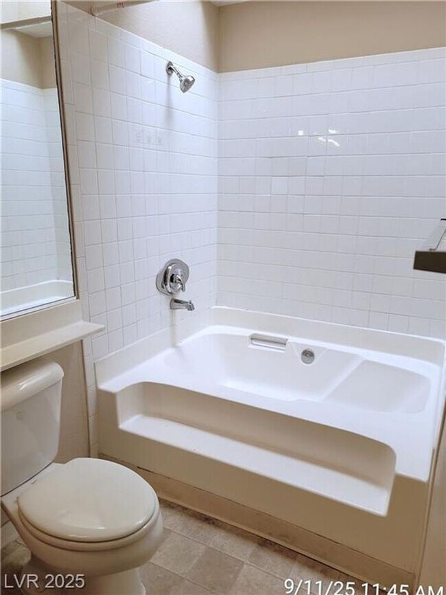 Building Photo - SE / SUNRISE MANOR 2ND FLOOR UNIT IN GATED...