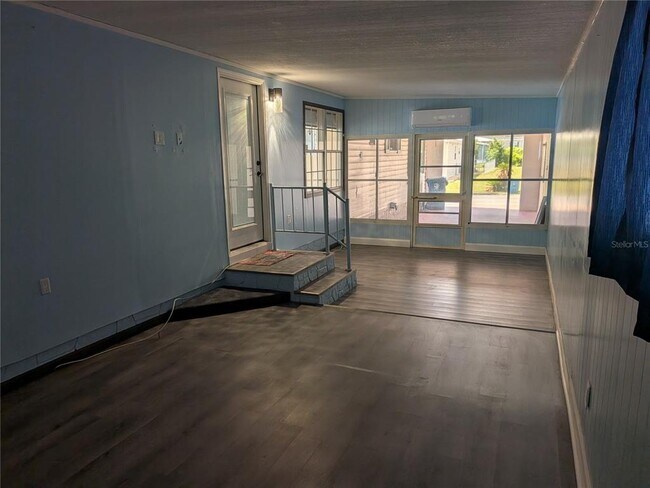 Building Photo - 9289 Scepter Ave