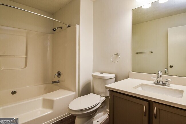 Building Photo - 5620 Regency Forest Ct