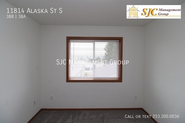 Building Photo - 11814 Alaska St S