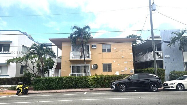 Building Photo - 7720 Harding Ave
