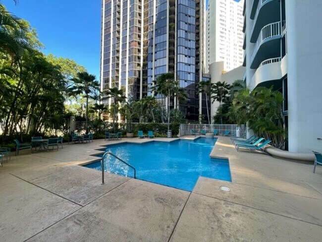 Building Photo - 1212 Nuuanu Ave